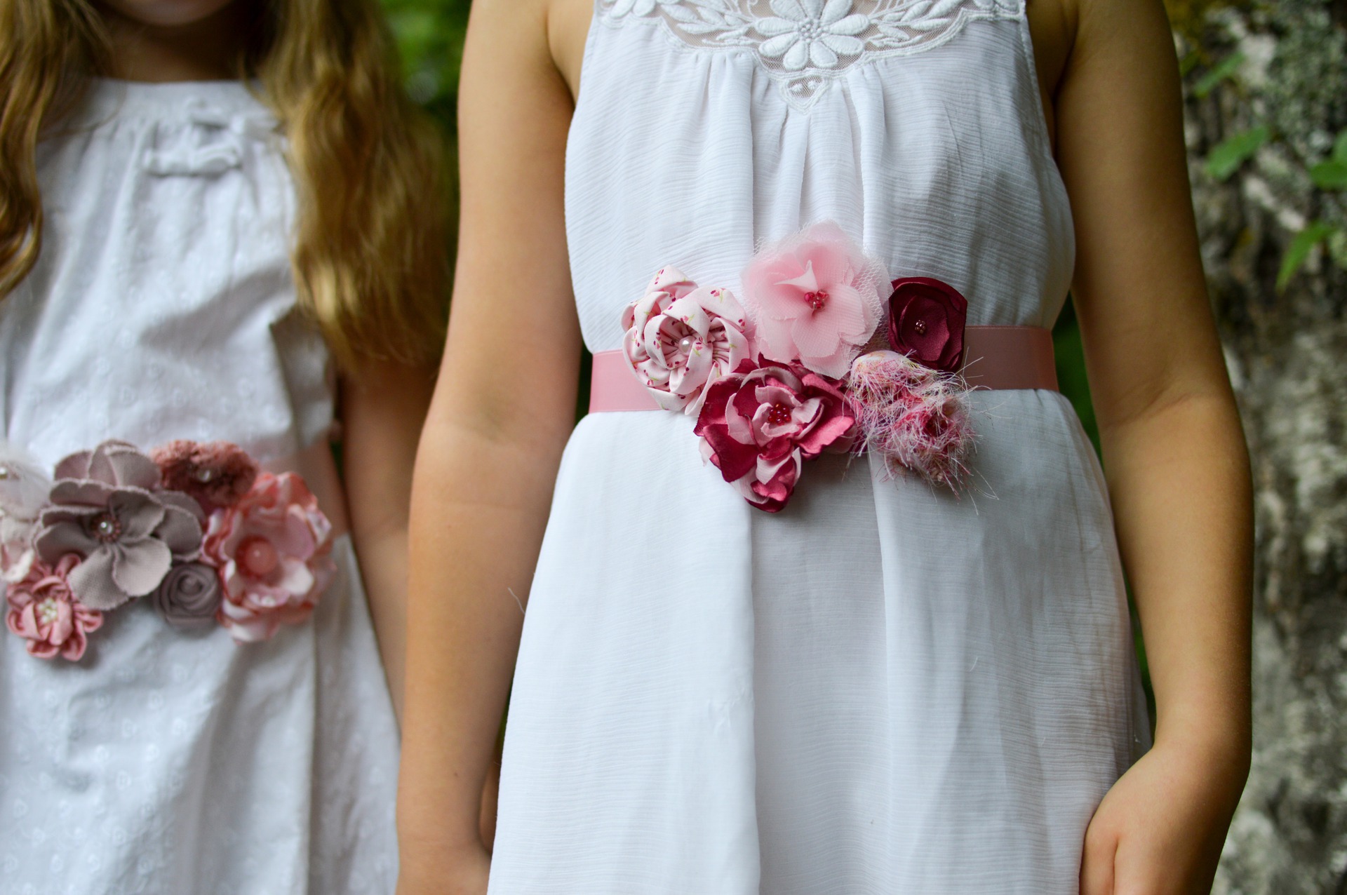 2 ceintures à fleurs en tissus et perles sur ruban, tons roses, pour femme ou petite fille