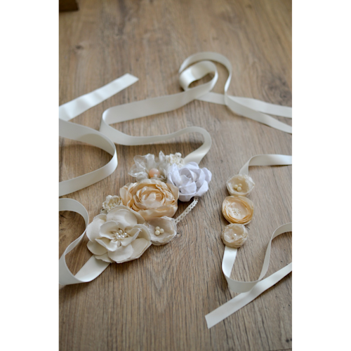 Ceinture et headband de fleurs en tissus et perles sur ruban, écru et ivoire, pour femme ou petite fille