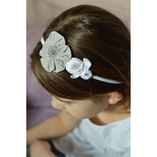 Headband à fleurs en tissus et perles blanc et gris pour bébé et petite fille