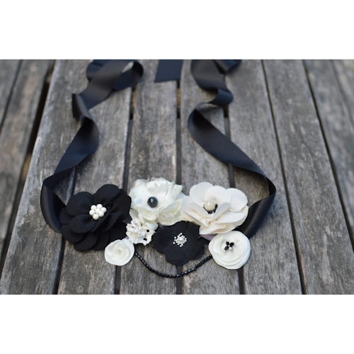 Ceinture de fleurs en tissus et perles sur ruban, noir et crème, pour femme ou petite fille