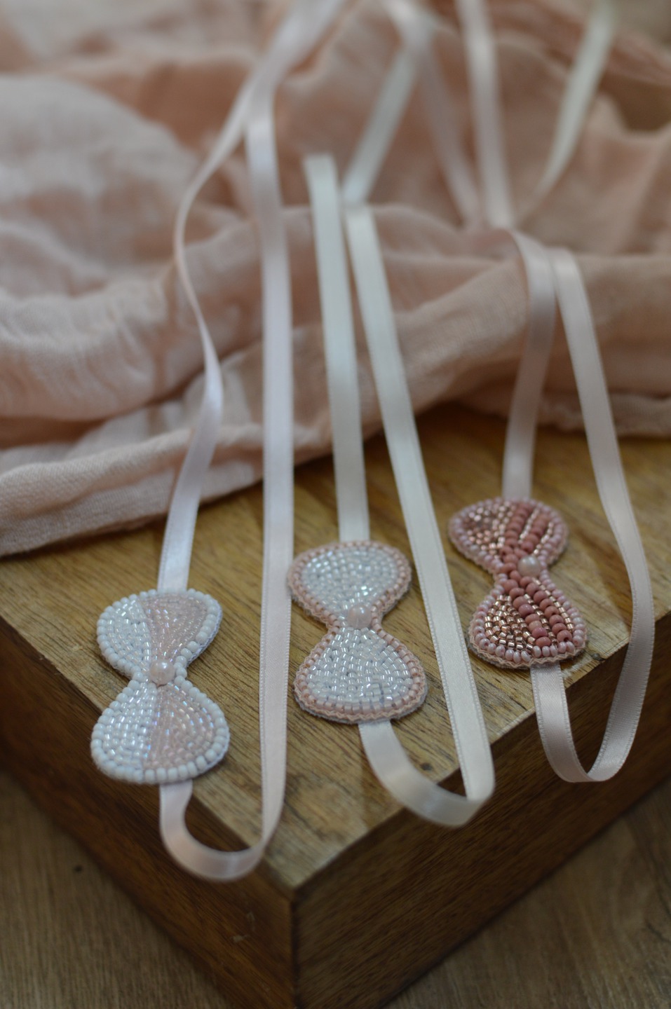3 Headbands à noeud brodés de perles rose et blanc pour bébé et petite fille