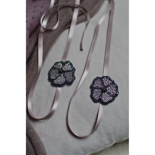 2 Headbands à fleur brodés de perles mauve et noir bleuté pour bébé et petite fille