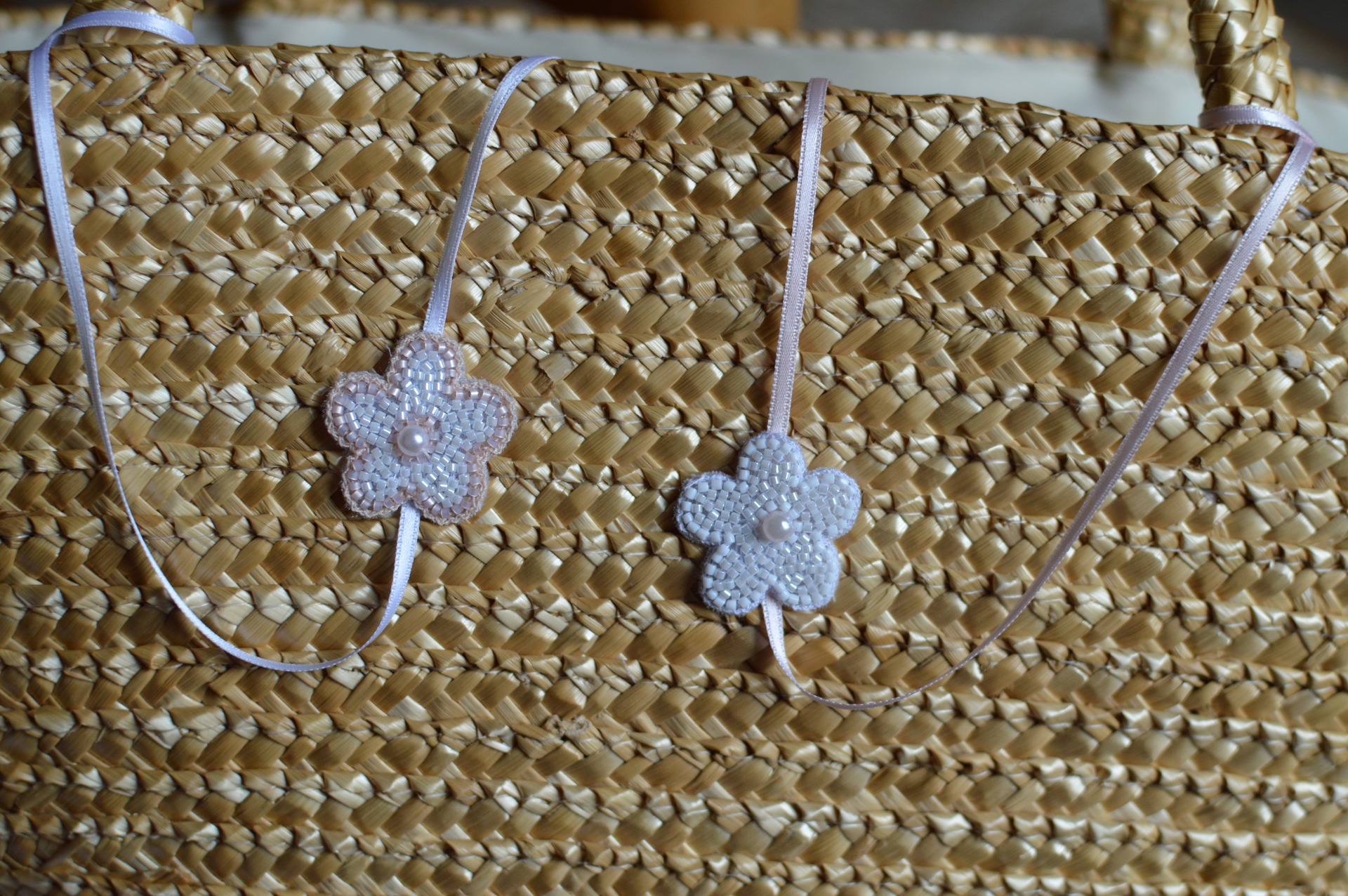 2 Headbands à fleur brodés perles rose et blanc pour bébé et petite fille