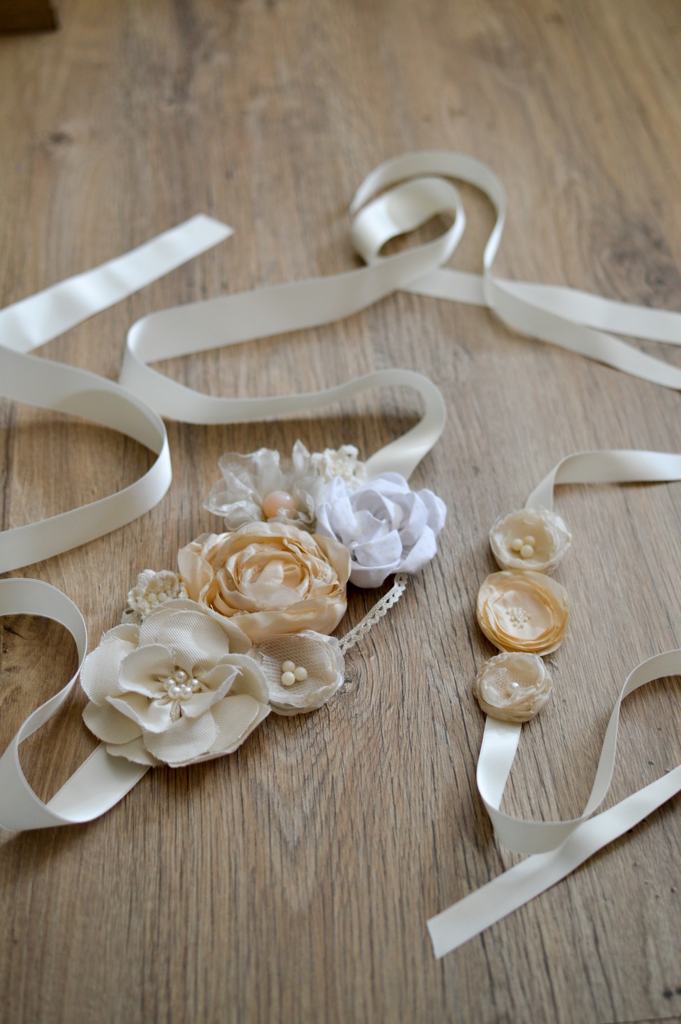 Ceinture et Headband à fleurs en tissus et perles pour petite fille et femme