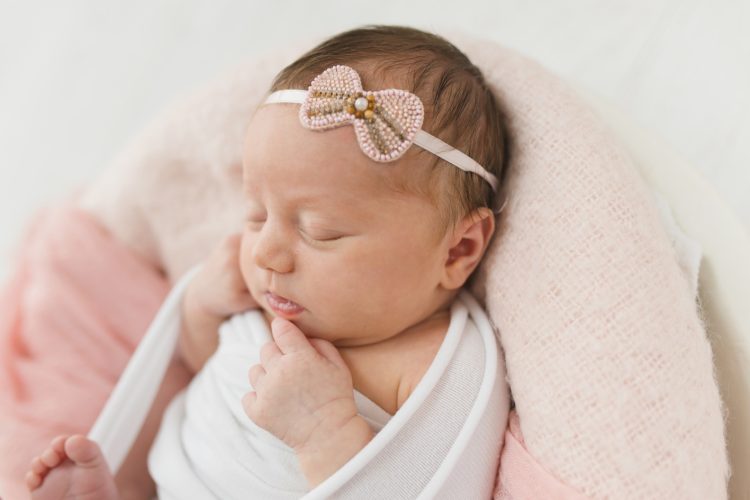 Carrousel_Accueil_07 Headband noeud brodé de perles pour bébé ou petite fille