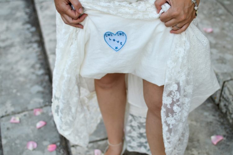 Carrousel_Accueil_08 Cœur brodé « Love » pour robe de mariée