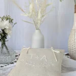 Coussin d’alliances en lin, personnalisable, avec feuillage brodé (écru)