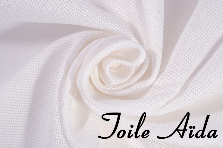 Toile aïda pour broder un prénom