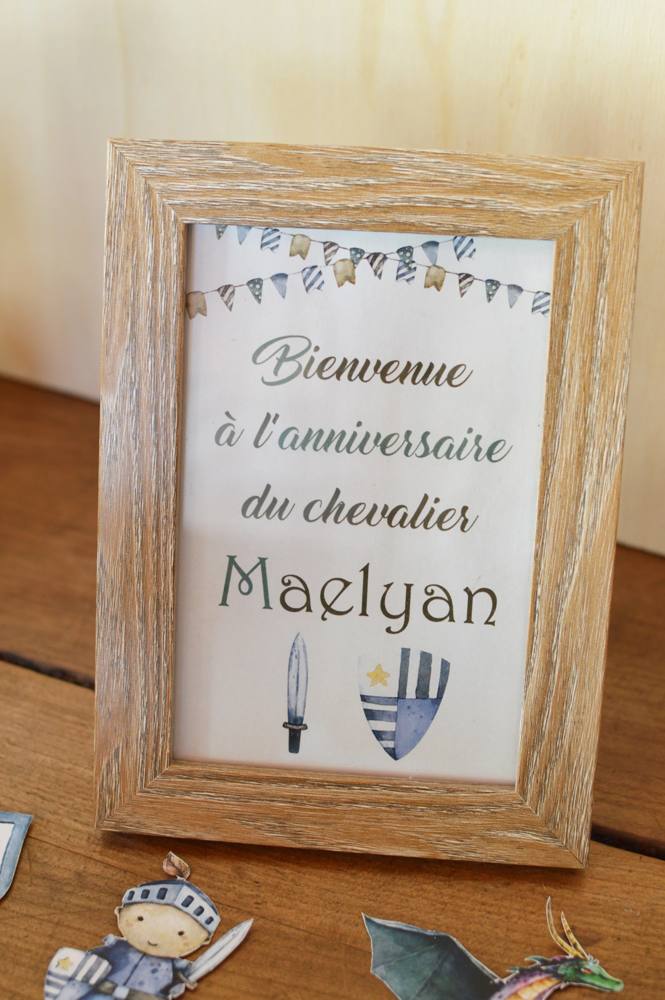 Affiche personnalisée anniversaire enfant thème chevalier avec prénom Maelyan, décoration fête médiévale.