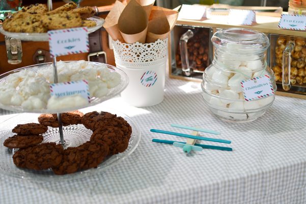 Décoration et sweet table thème "Avion rétro" pour fête anniversaire d'enfants