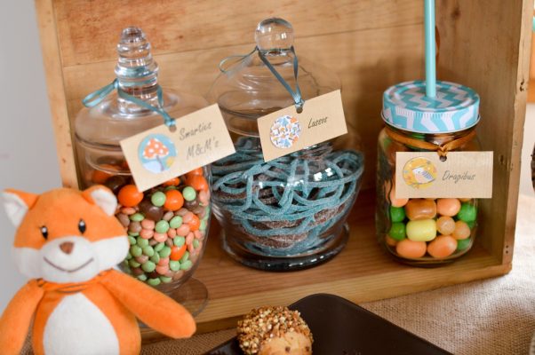 Sweet table thème "Animaux de la forêt" pour fête d'anniversaire d'enfant