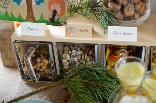 Sweet table thème "Animaux de la forêt" pour fête d'anniversaire d'enfant
