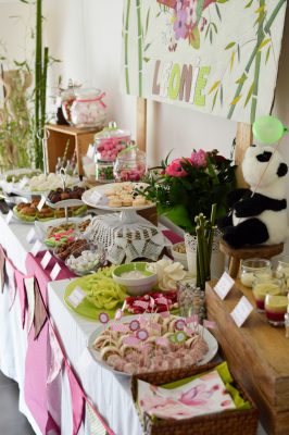 Décoration et sweet table thème "Panda girly" pour fête d'anniversaire d'enfant