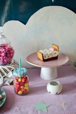 Sweet table thème "Pyjama Party" pour fête d'anniversaire d'enfant